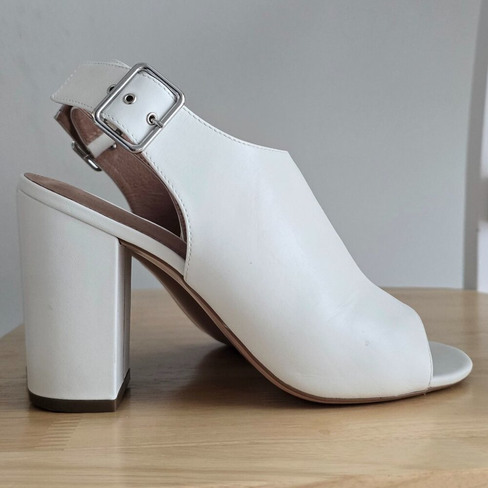 Halogen, Buckle strap sandal 6 1/2 M (37)